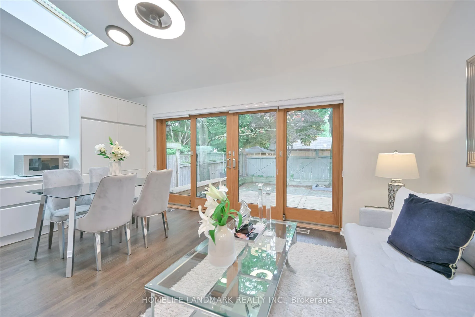 Photo 20 of 26 Birdsall Avenue, Toronto, Yonge-Eglinton — HOMEH