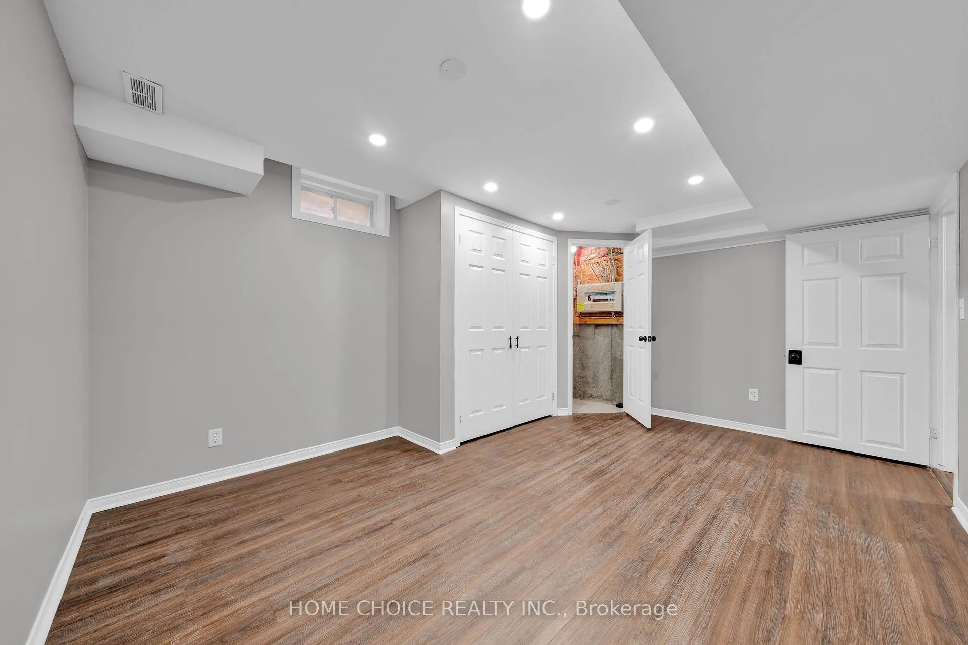Photo 38 of 106 Brighton Road N, Barrie, Grove East — HOMEH