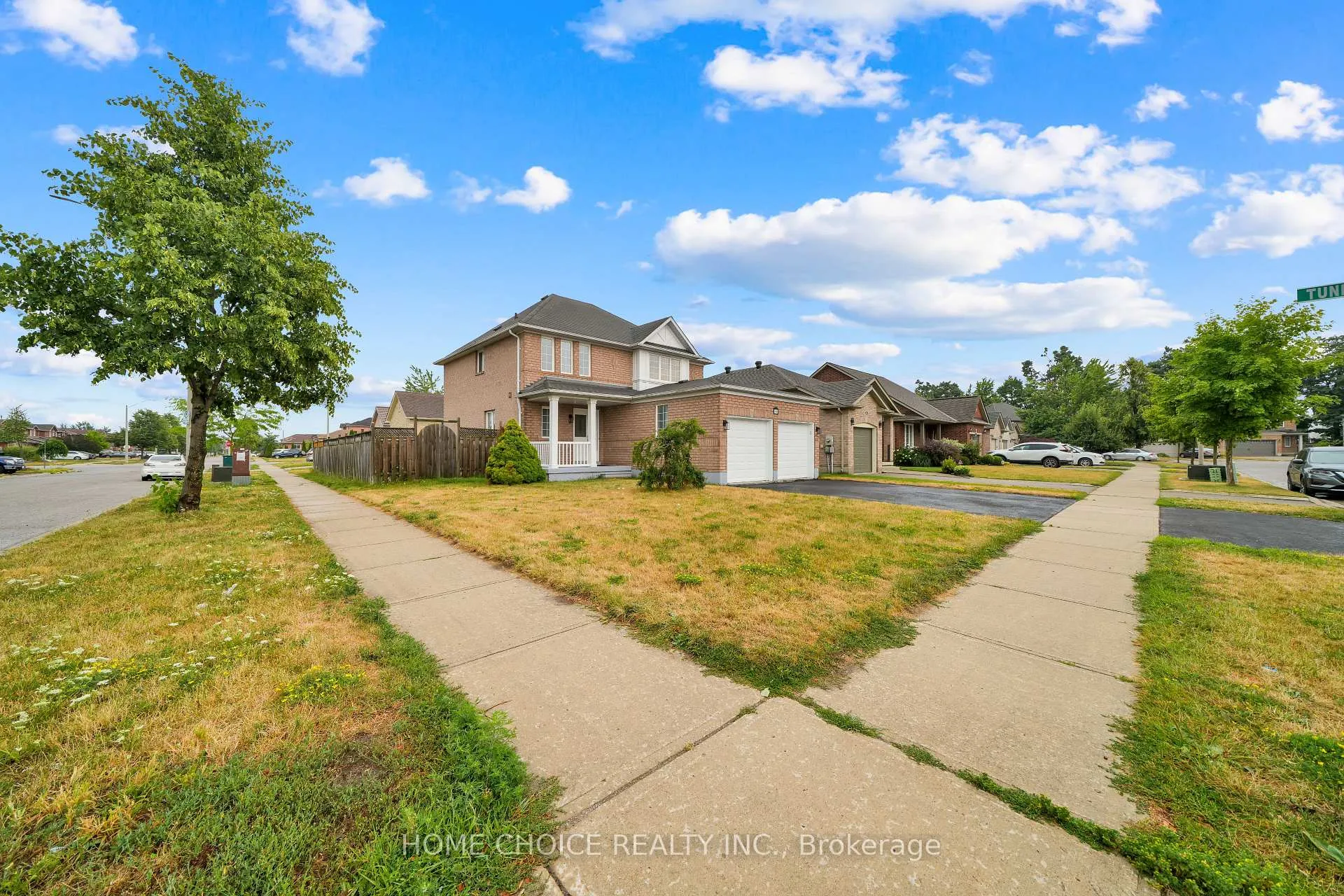 Photo 44 of 106 Brighton Road N, Barrie, Grove East — HOMEH
