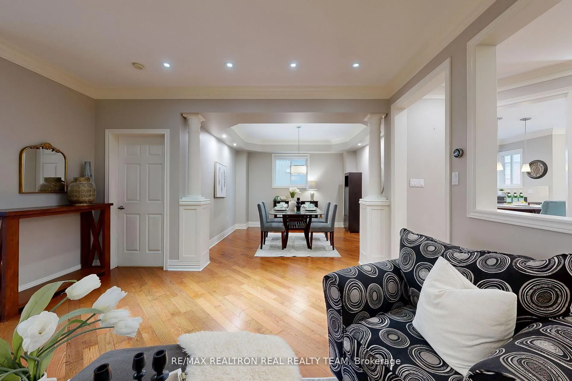 Photo 6 of 89 Cachet Boulevard, Whitby, Brooklin — HOMEH