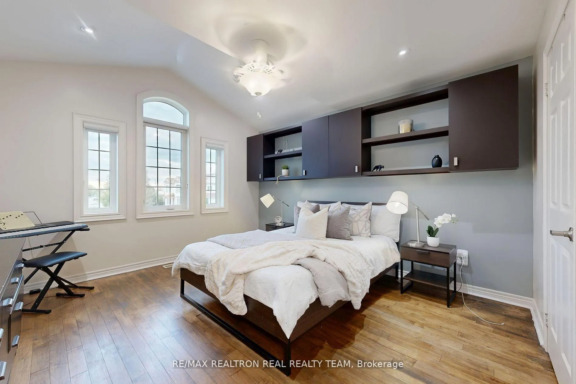 Photo 25 of 89 Cachet Boulevard, Whitby, Brooklin — HOMEH