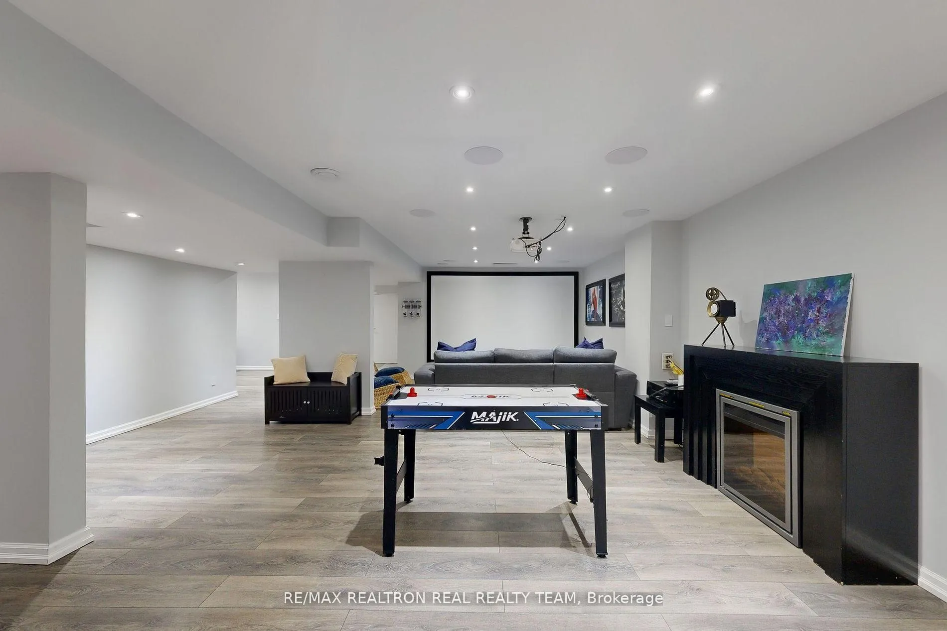 Photo 37 of 89 Cachet Boulevard, Whitby, Brooklin — HOMEH