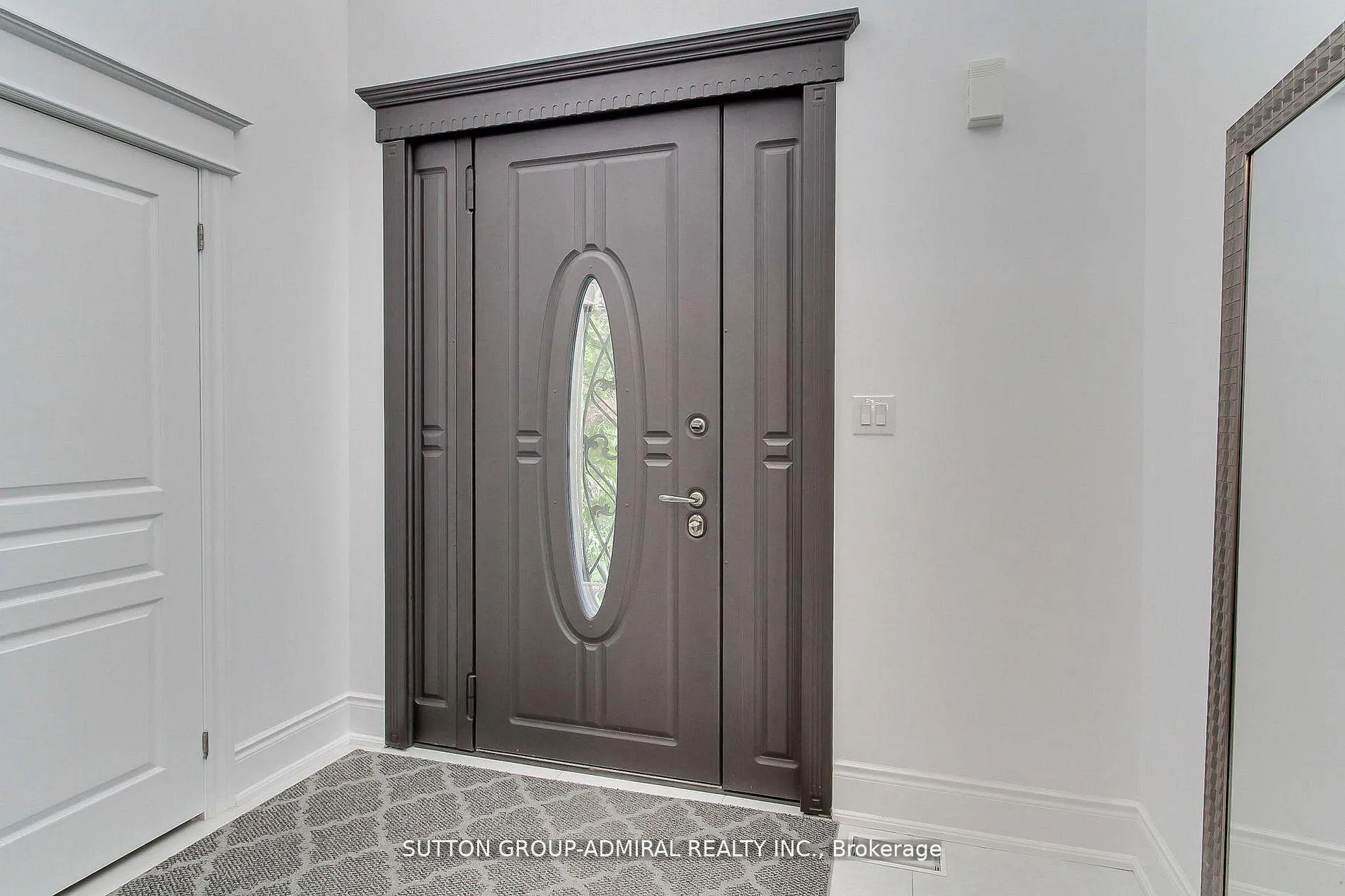 Photo 6 of 8 Aegis Drive, Vaughan, Patterson — HOMEH