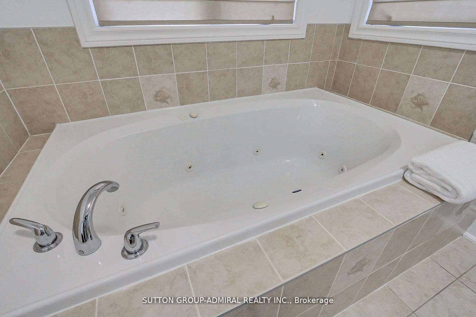 Photo 34 of 8 Aegis Drive, Vaughan, Patterson — HOMEH