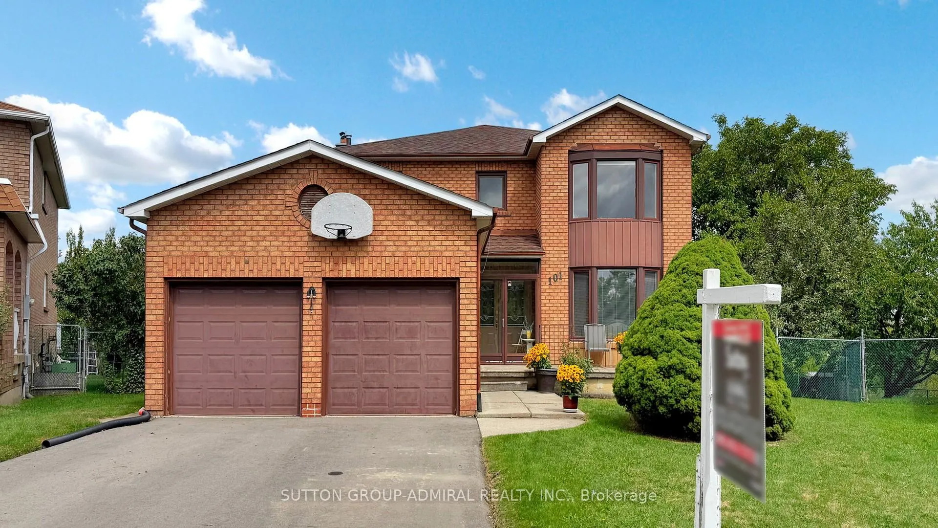 Photo 2 of 101 Dunstan Crescent, Vaughan, West Woodbridge — HOMEH