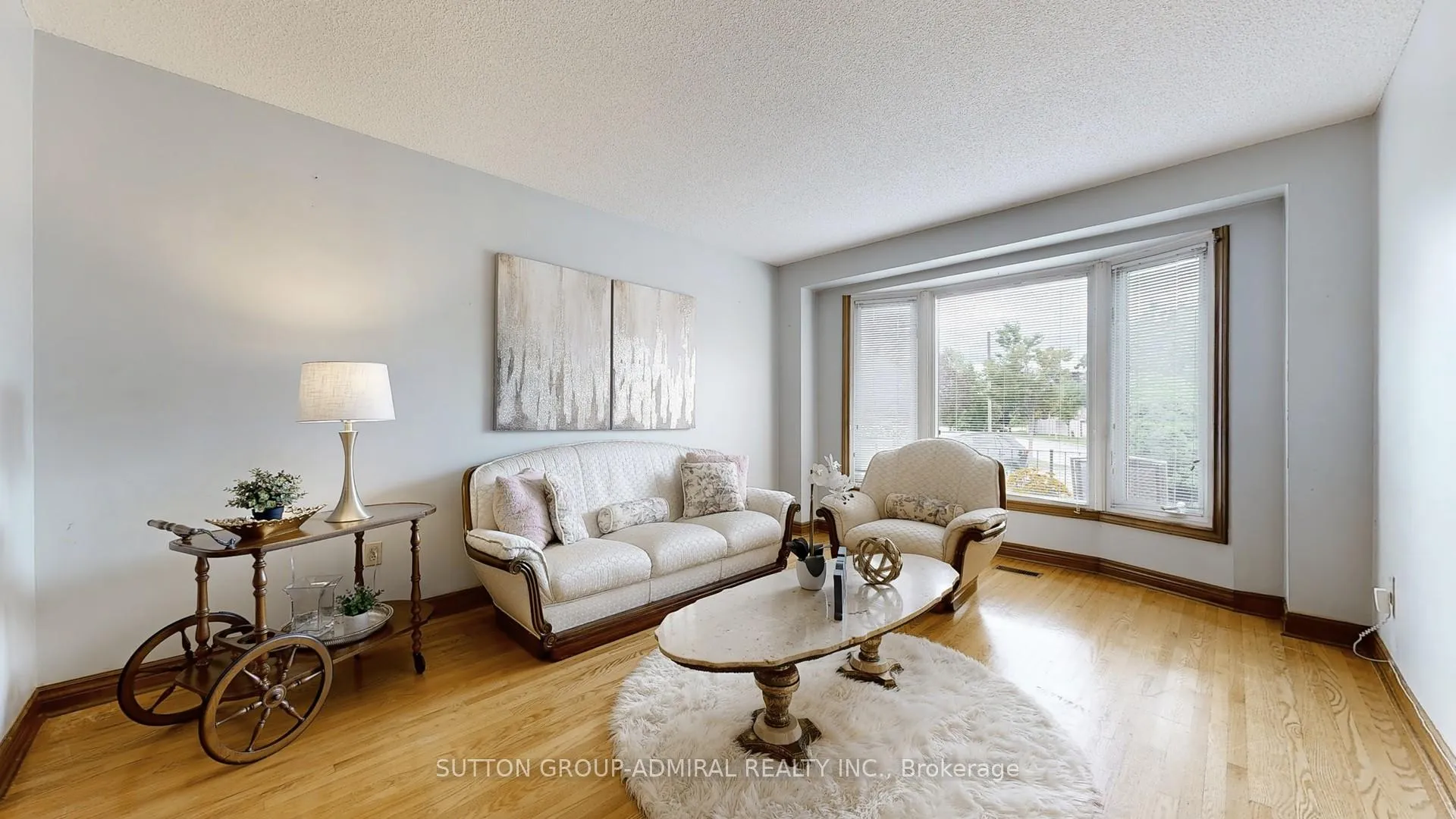 Photo 6 of 101 Dunstan Crescent, Vaughan, West Woodbridge — HOMEH