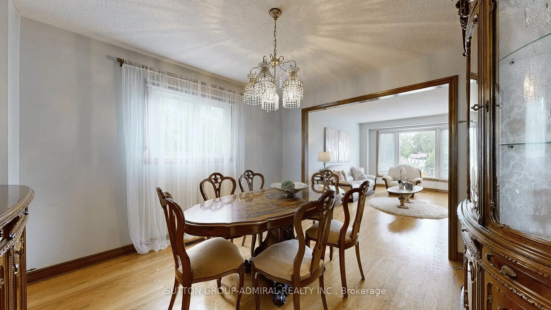 Photo 8 of 101 Dunstan Crescent, Vaughan, West Woodbridge — HOMEH