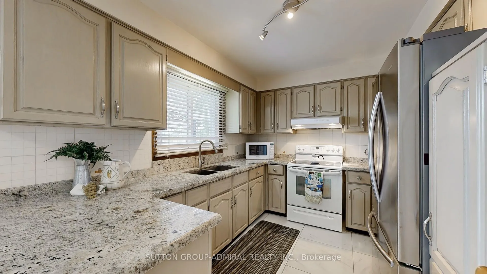 Photo 13 of 101 Dunstan Crescent, Vaughan, West Woodbridge — HOMEH