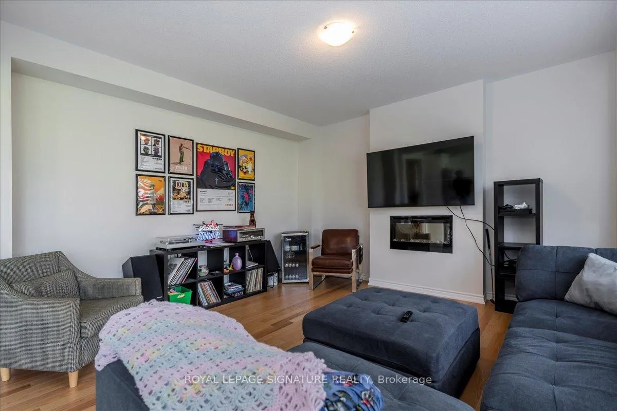 Photo 7 of 183 Rosanne Circle, Wasaga Beach — HOMEH