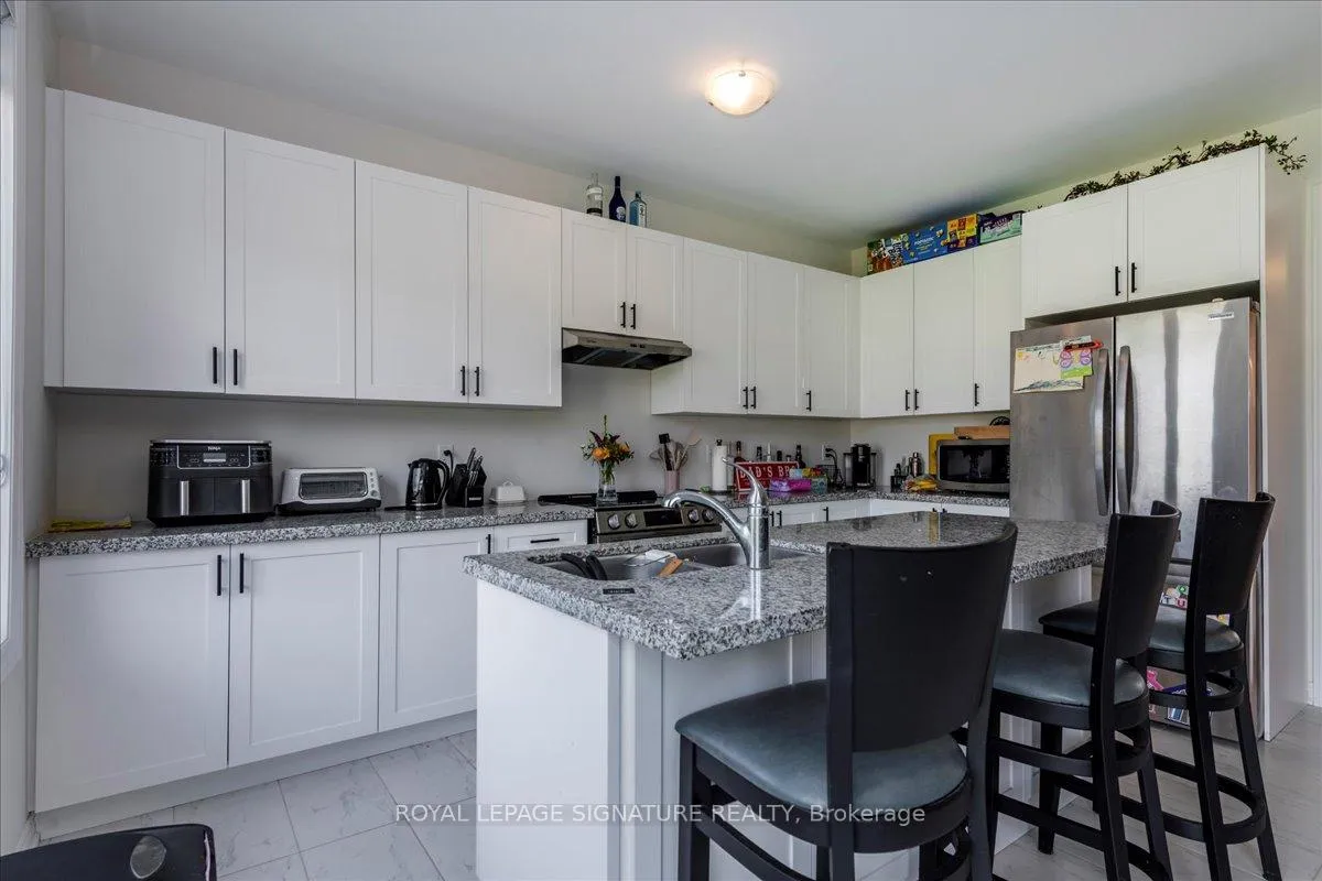 Photo 10 of 183 Rosanne Circle, Wasaga Beach — HOMEH