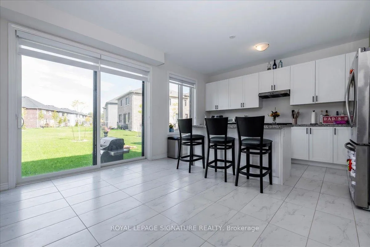 Photo 11 of 183 Rosanne Circle, Wasaga Beach — HOMEH