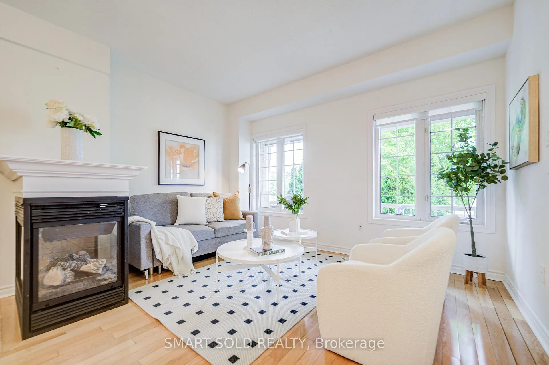 Photo 7 of 4 Thornhill Woods Drive, Vaughan, Patterson — HOMEH