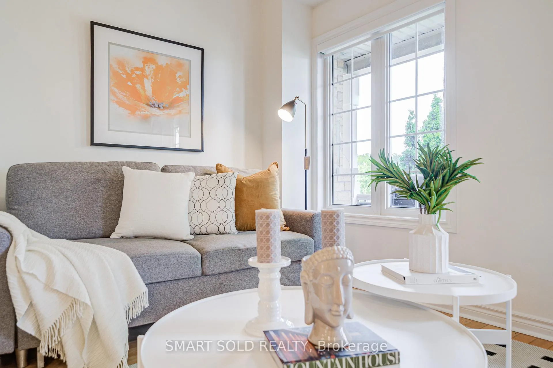 Photo 9 of 4 Thornhill Woods Drive, Vaughan, Patterson — HOMEH