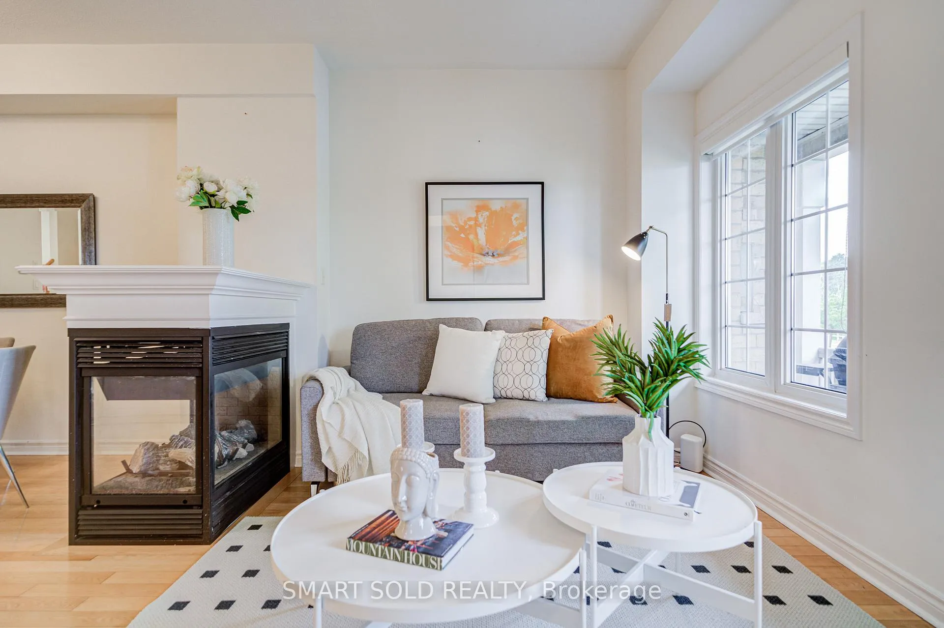 Photo 10 of 4 Thornhill Woods Drive, Vaughan, Patterson — HOMEH