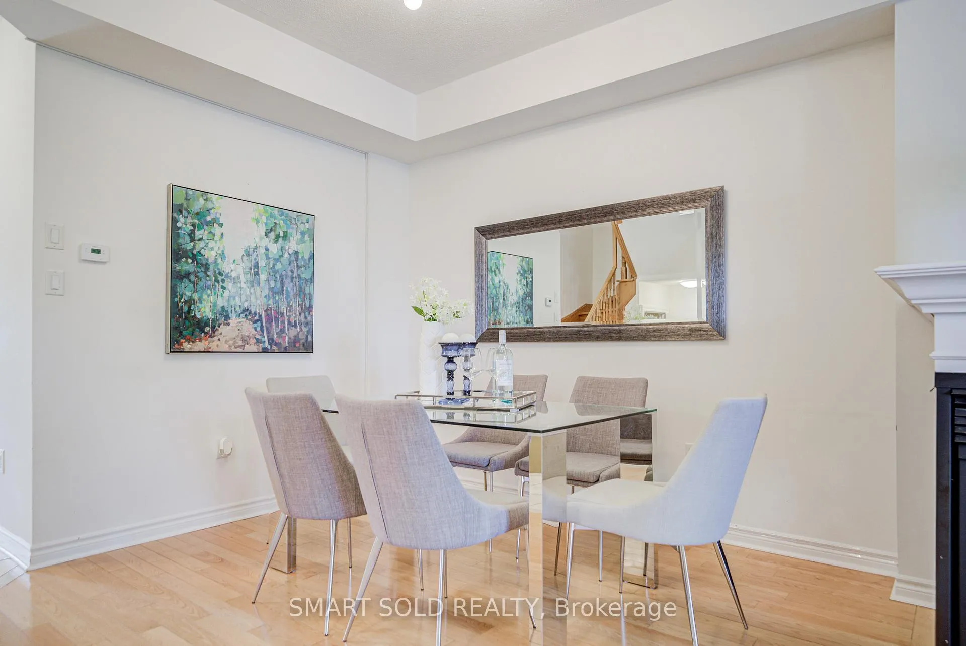 Photo 12 of 4 Thornhill Woods Drive, Vaughan, Patterson — HOMEH