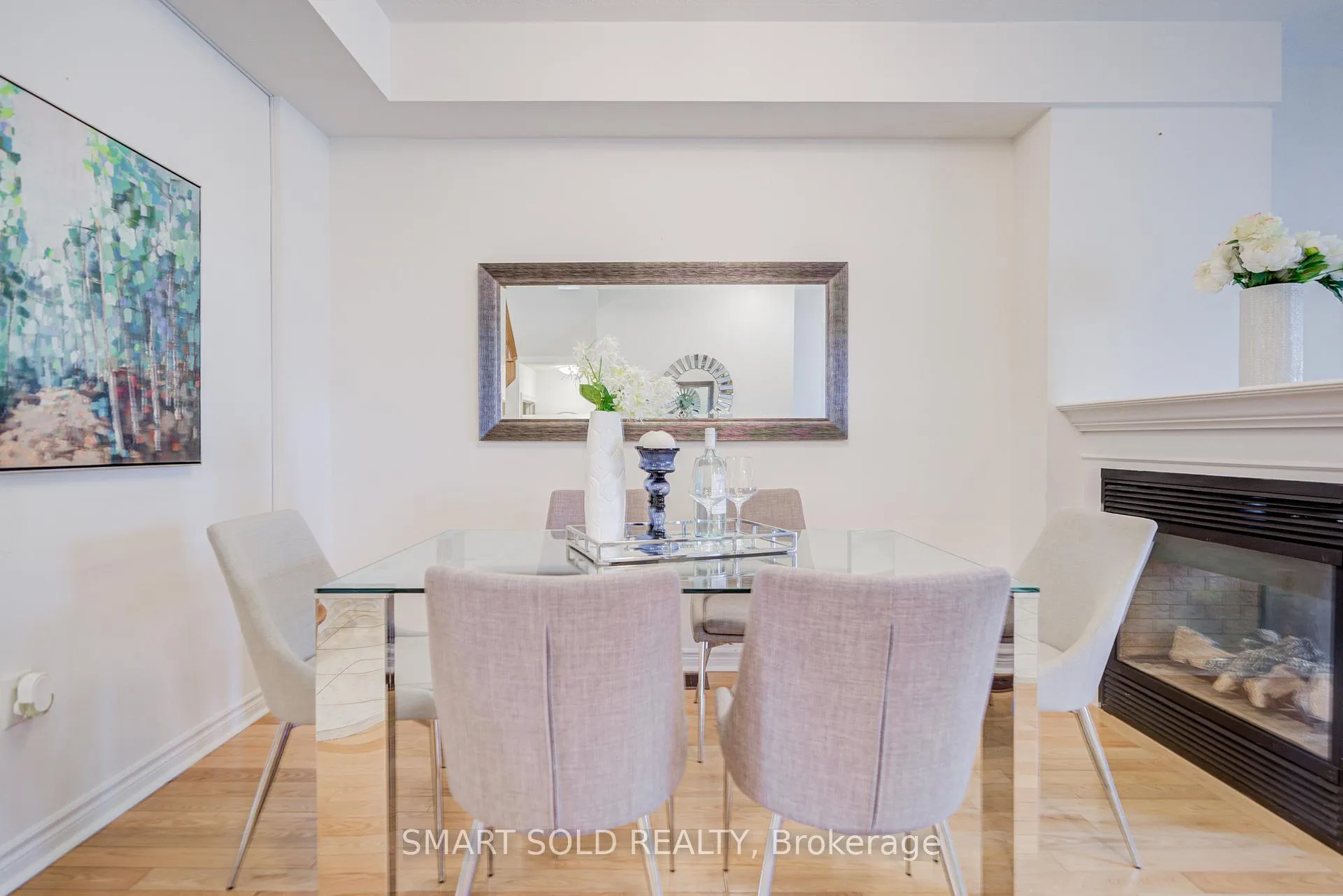 Photo 13 of 4 Thornhill Woods Drive, Vaughan, Patterson — HOMEH