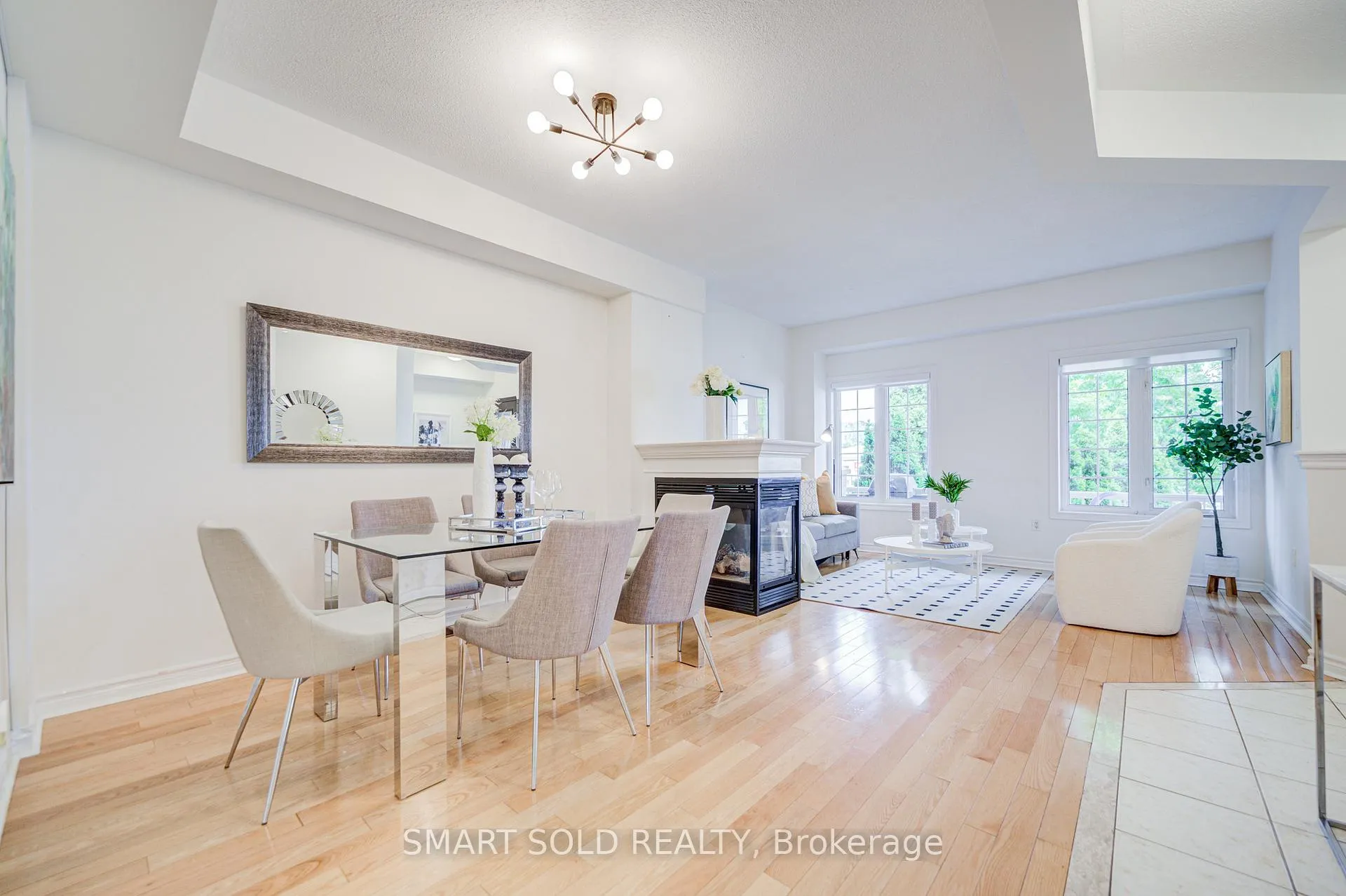 Photo 14 of 4 Thornhill Woods Drive, Vaughan, Patterson — HOMEH