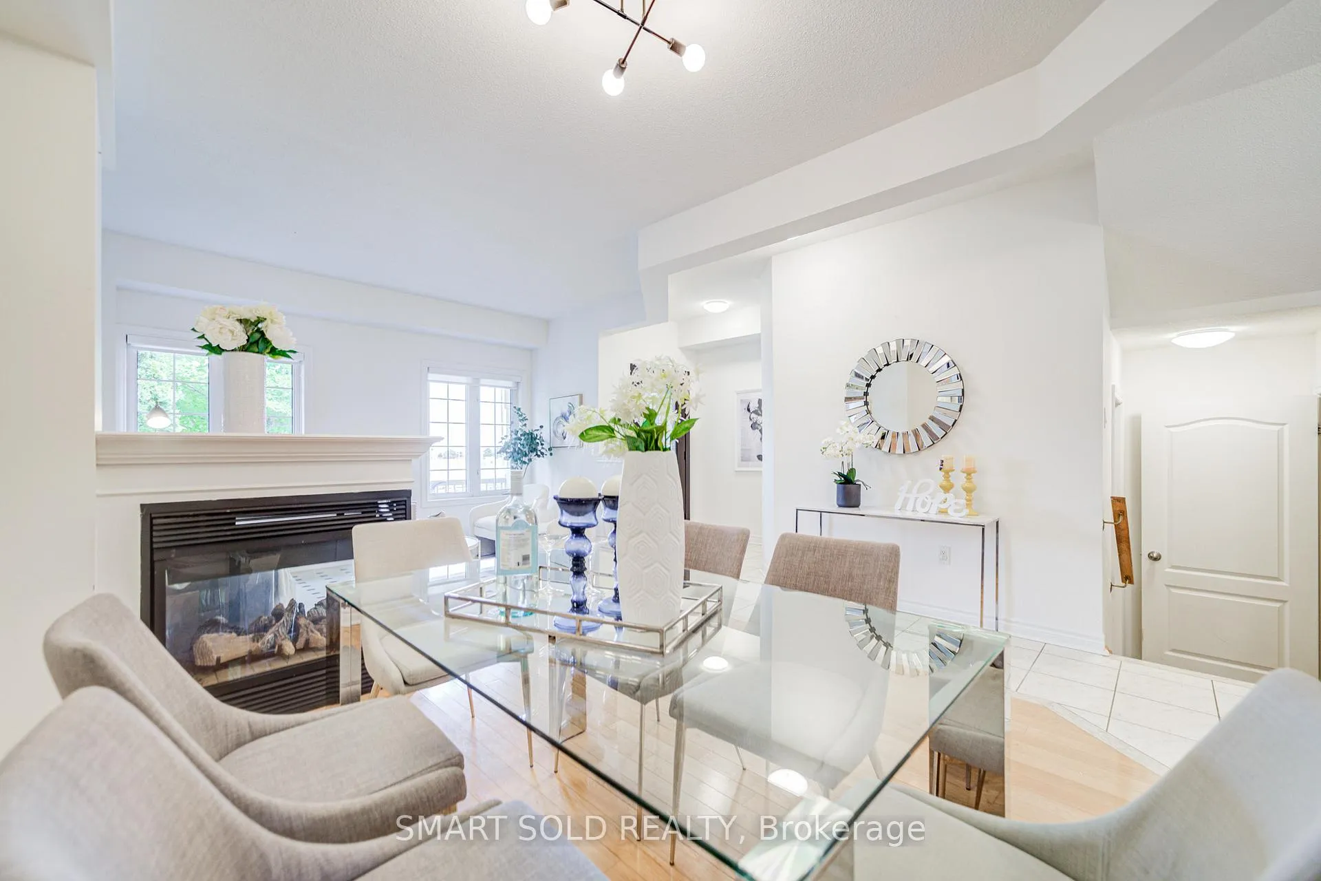 Photo 15 of 4 Thornhill Woods Drive, Vaughan, Patterson — HOMEH