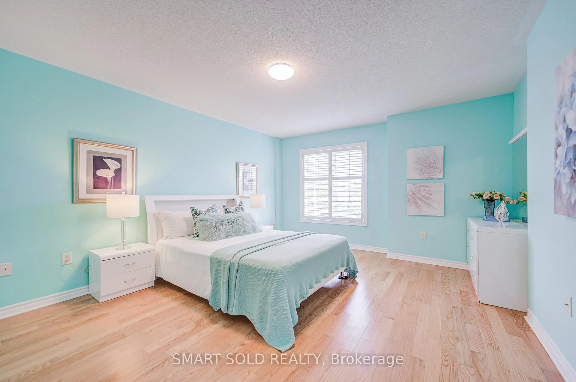 Photo 24 of 4 Thornhill Woods Drive, Vaughan, Patterson — HOMEH