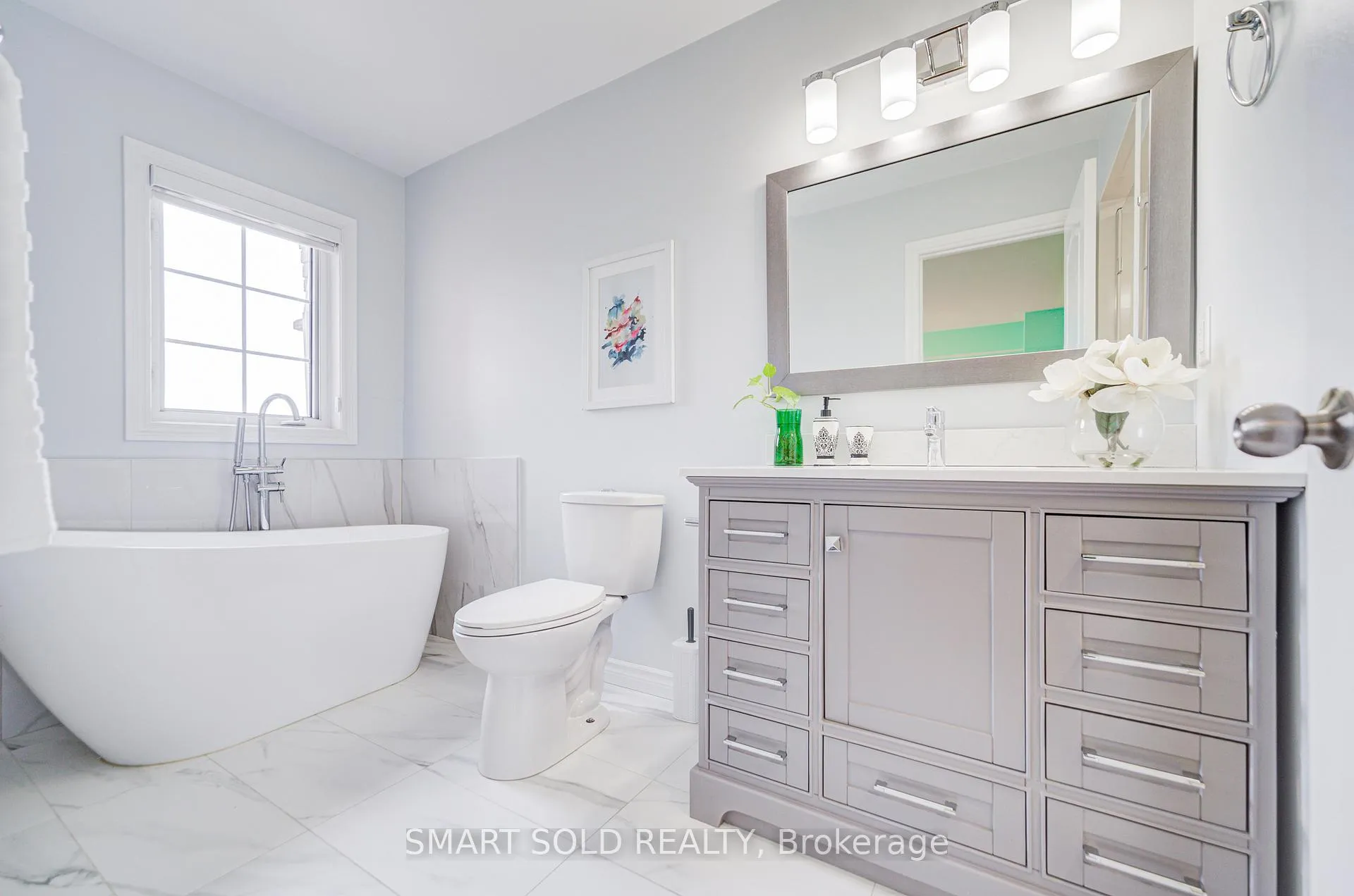 Photo 27 of 4 Thornhill Woods Drive, Vaughan, Patterson — HOMEH