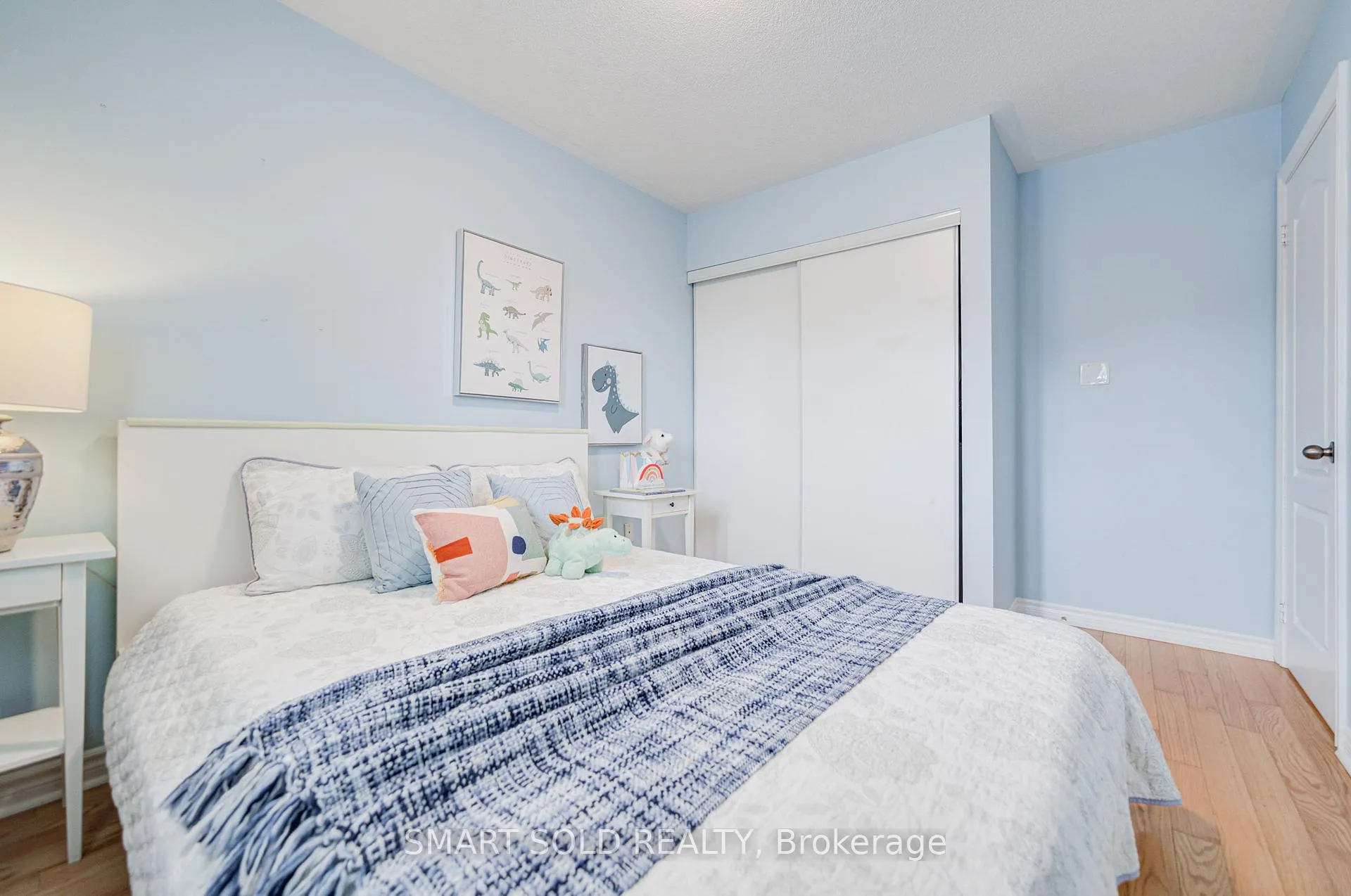 Photo 32 of 4 Thornhill Woods Drive, Vaughan, Patterson — HOMEH