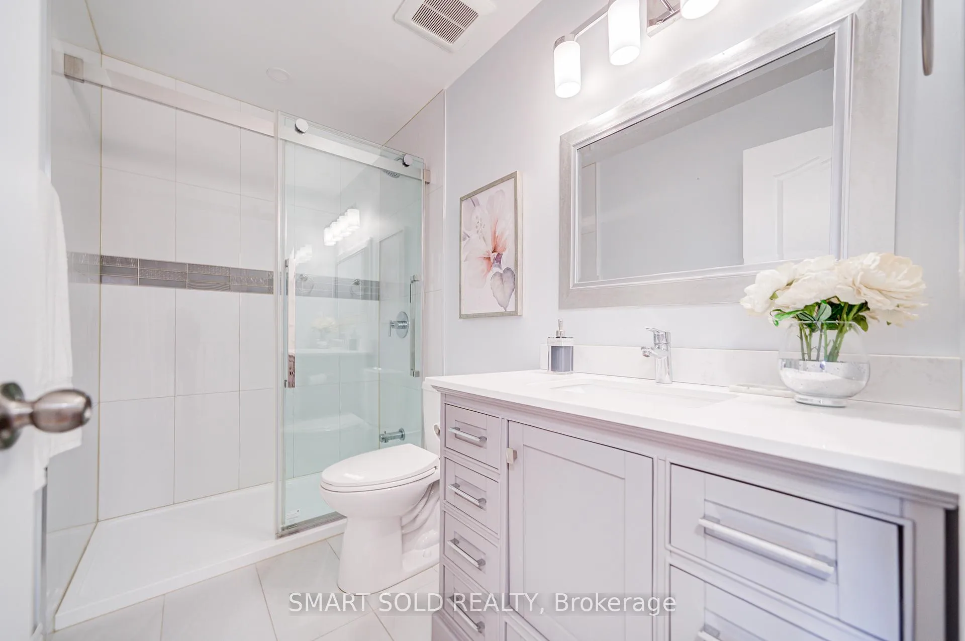 Photo 36 of 4 Thornhill Woods Drive, Vaughan, Patterson — HOMEH