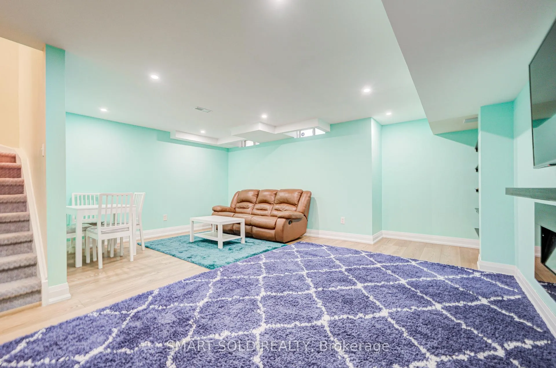 Photo 38 of 4 Thornhill Woods Drive, Vaughan, Patterson — HOMEH