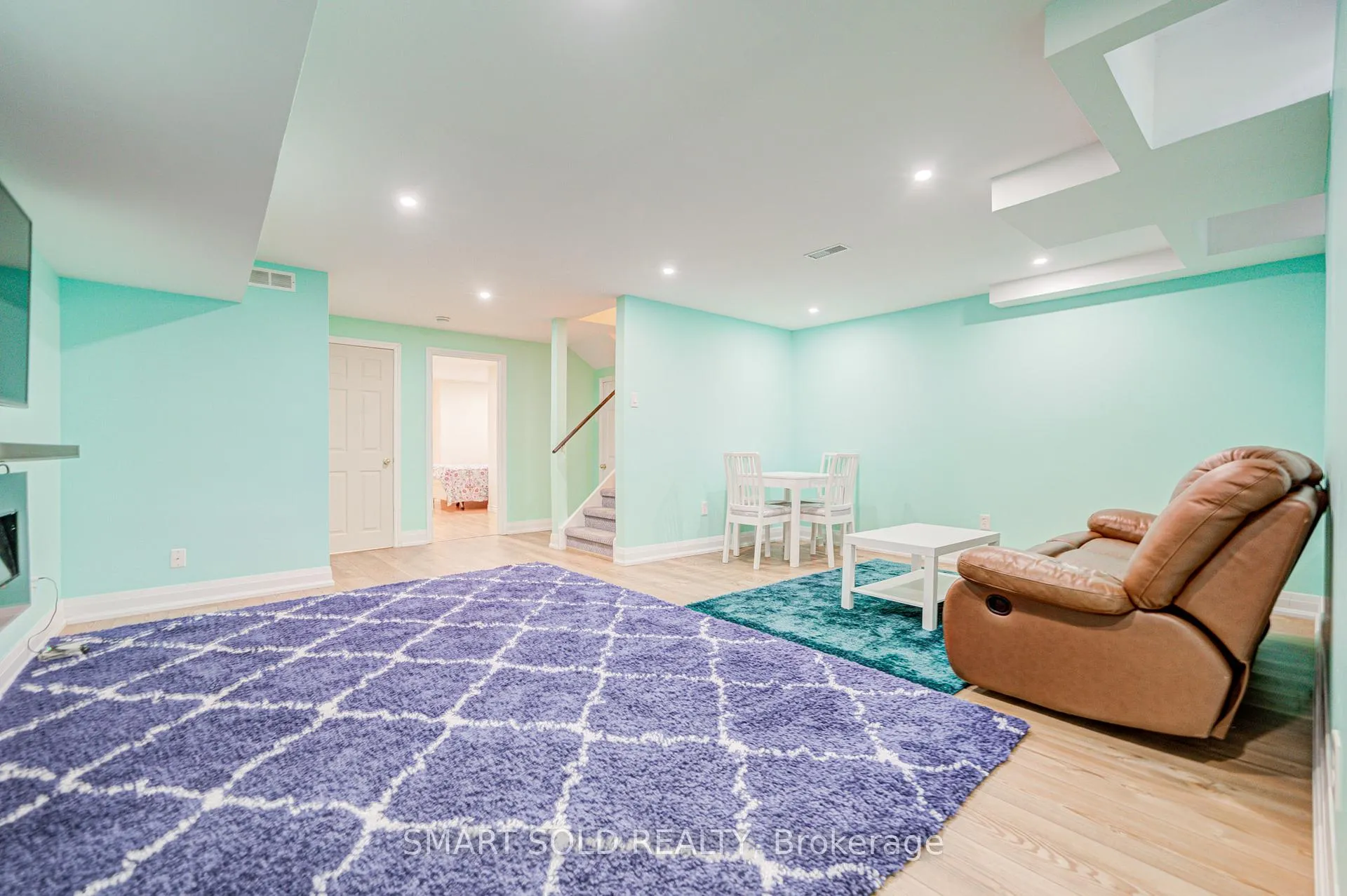 Photo 39 of 4 Thornhill Woods Drive, Vaughan, Patterson — HOMEH