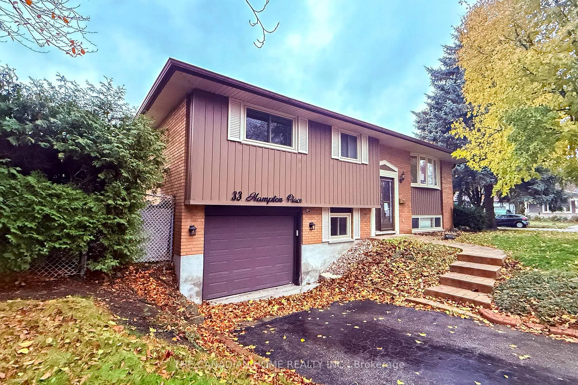 Photo 2 of 33 Hampton Place, Kitchener — HOMEH