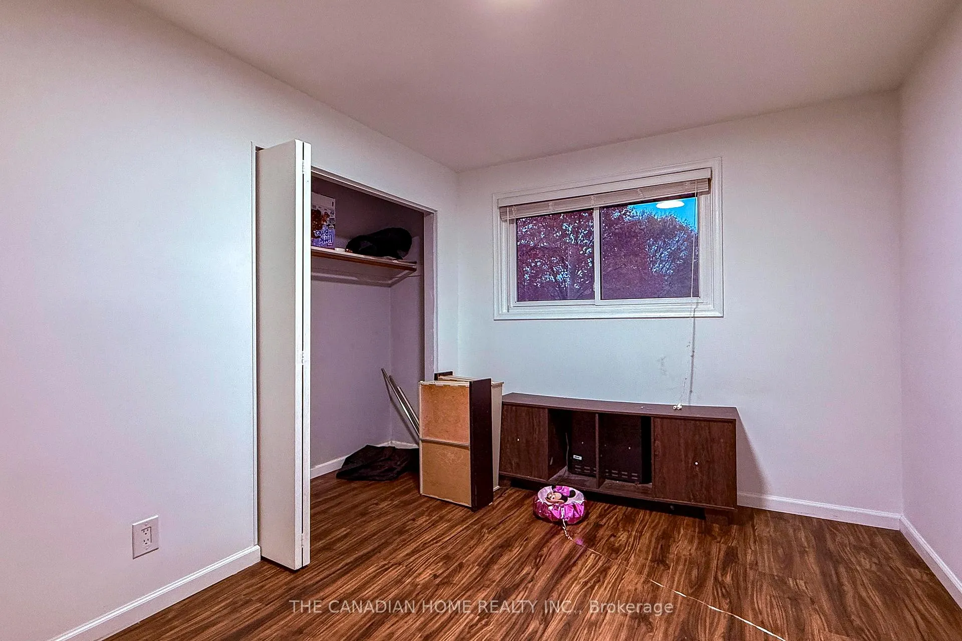 Photo 11 of 33 Hampton Place, Kitchener — HOMEH