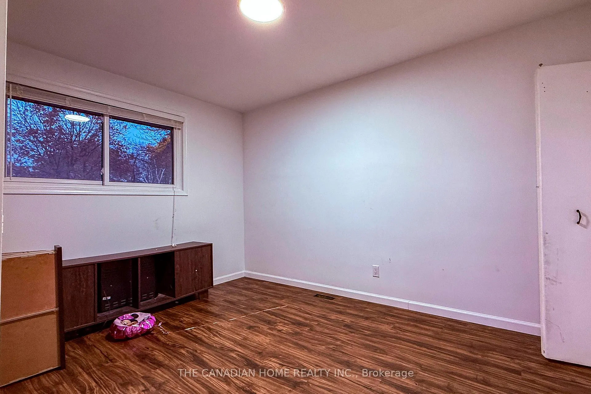 Photo 12 of 33 Hampton Place, Kitchener — HOMEH