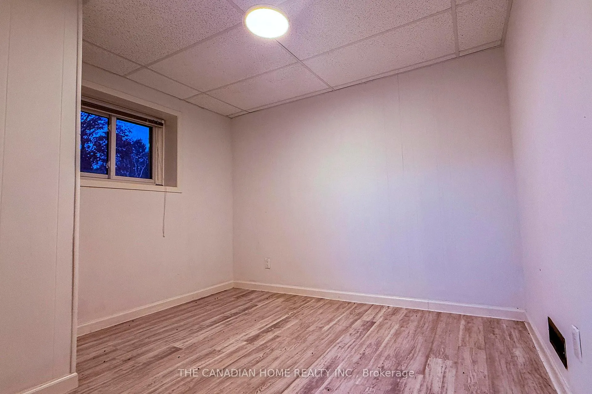 Photo 24 of 33 Hampton Place, Kitchener — HOMEH