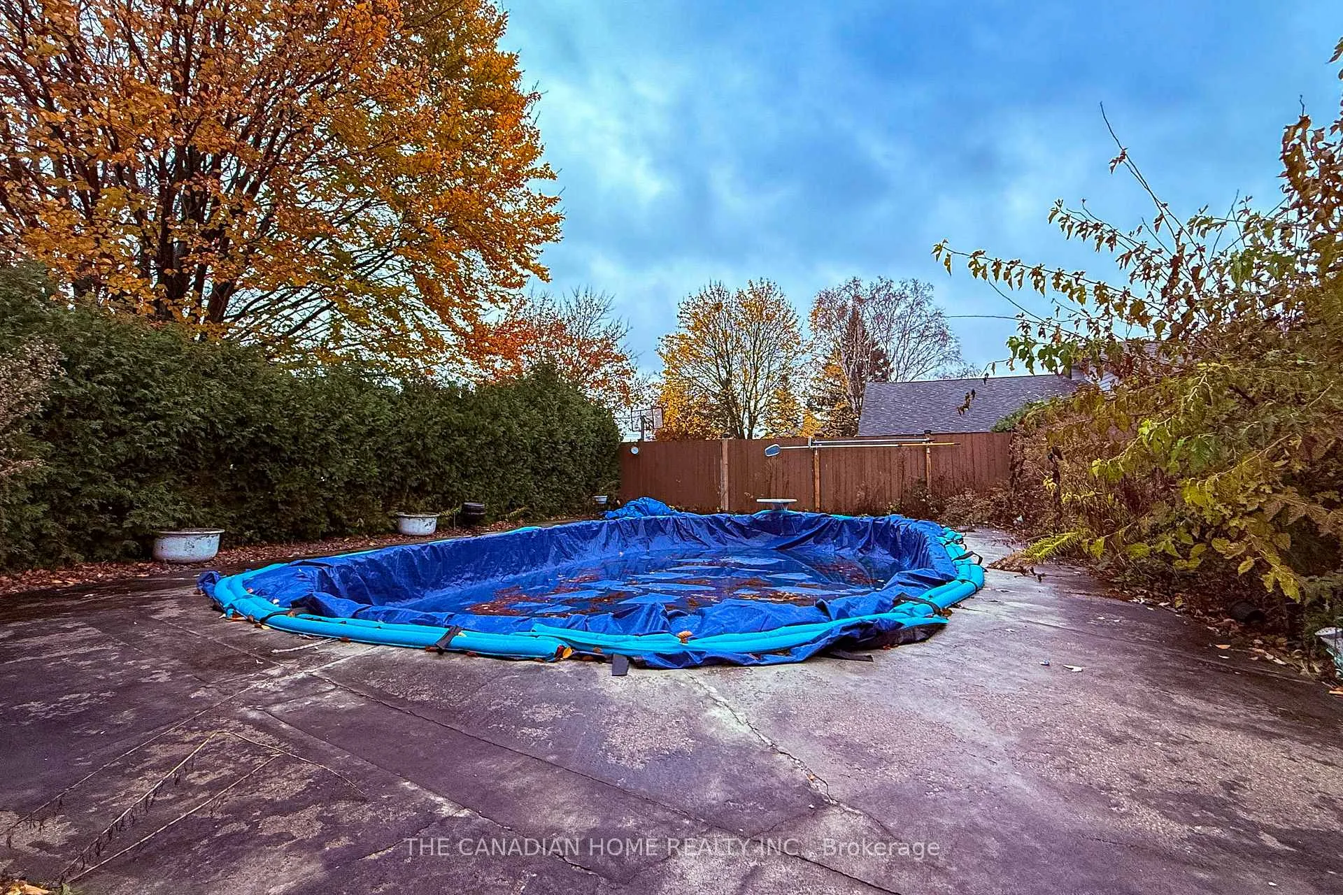 Photo 35 of 33 Hampton Place, Kitchener — HOMEH
