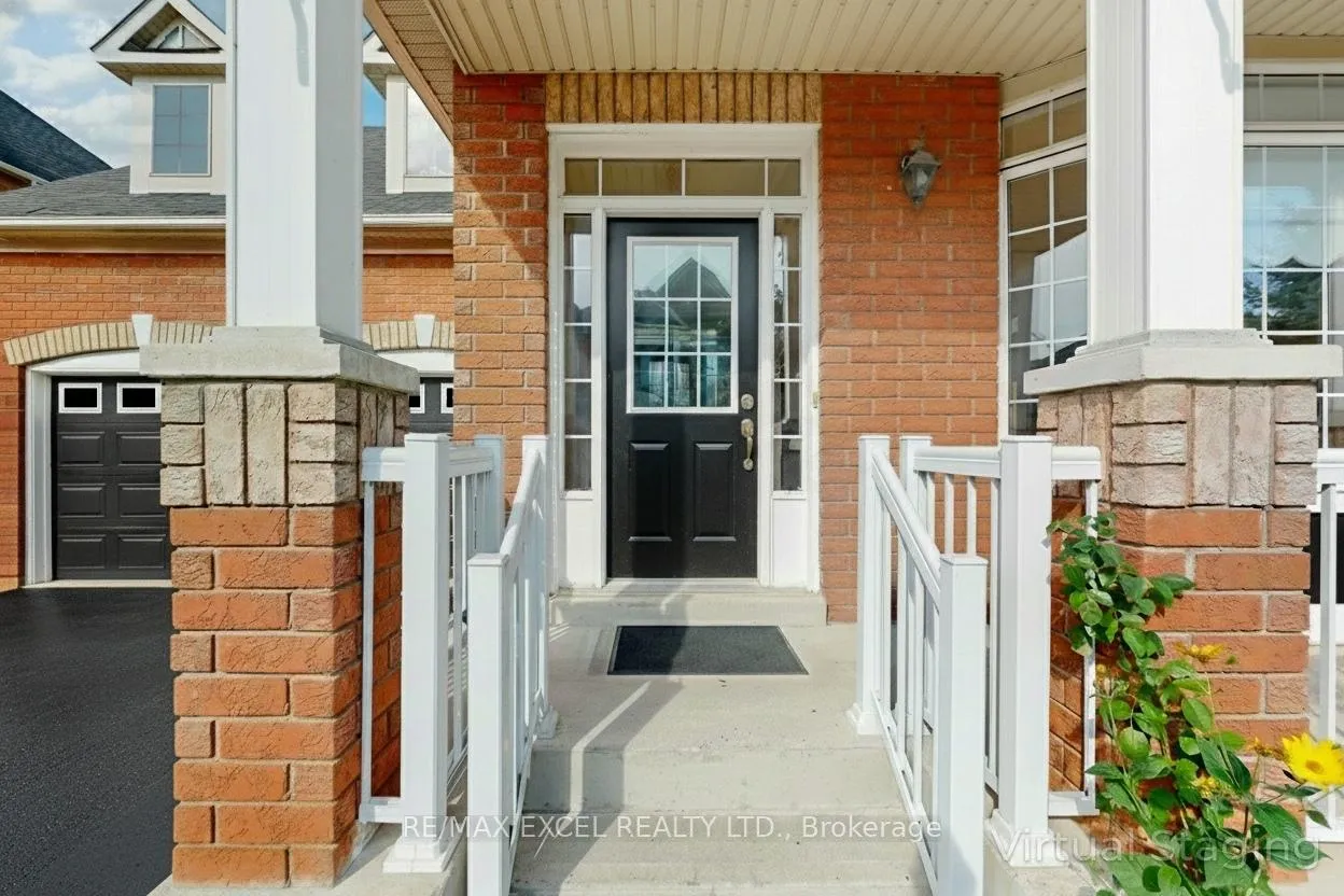 Photo 3 of 38 Ayhart Street, Markham, Wismer — HOMEH