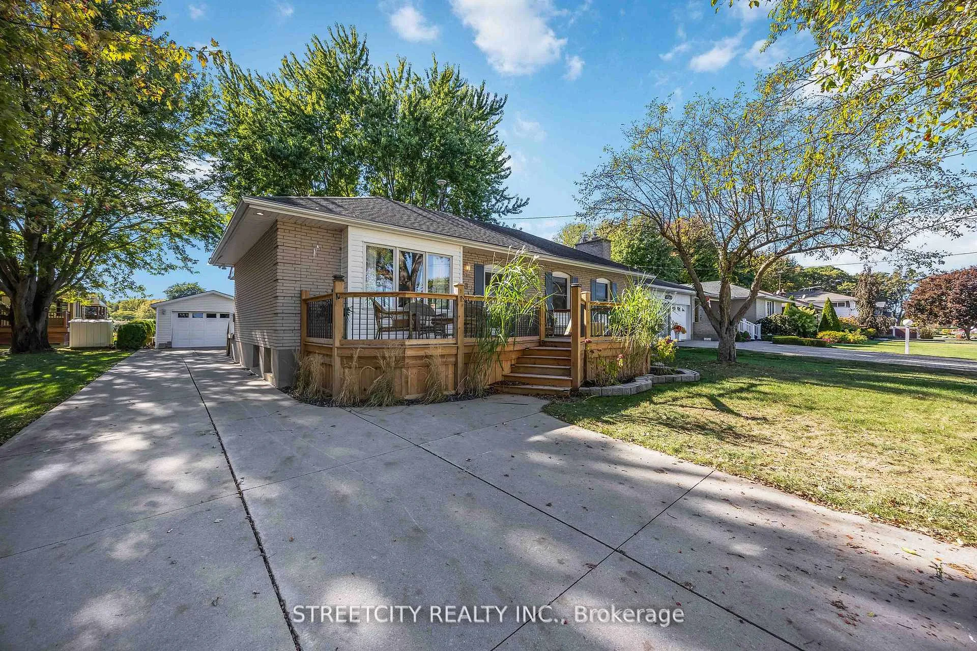 Photo 3 of 4767 St. Clair Parkway, St. Clair — HOMEH