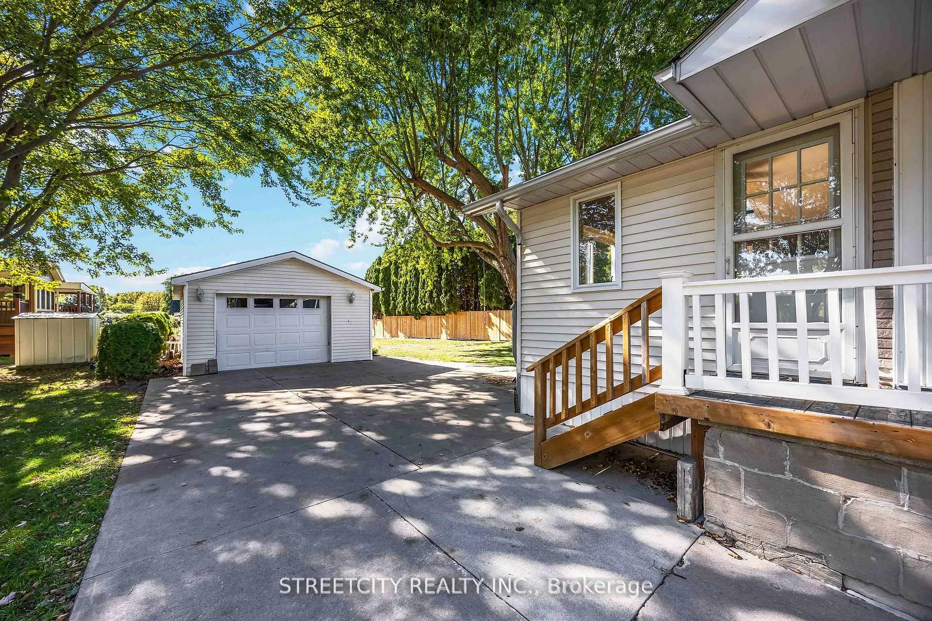 Photo 5 of 4767 St. Clair Parkway, St. Clair — HOMEH