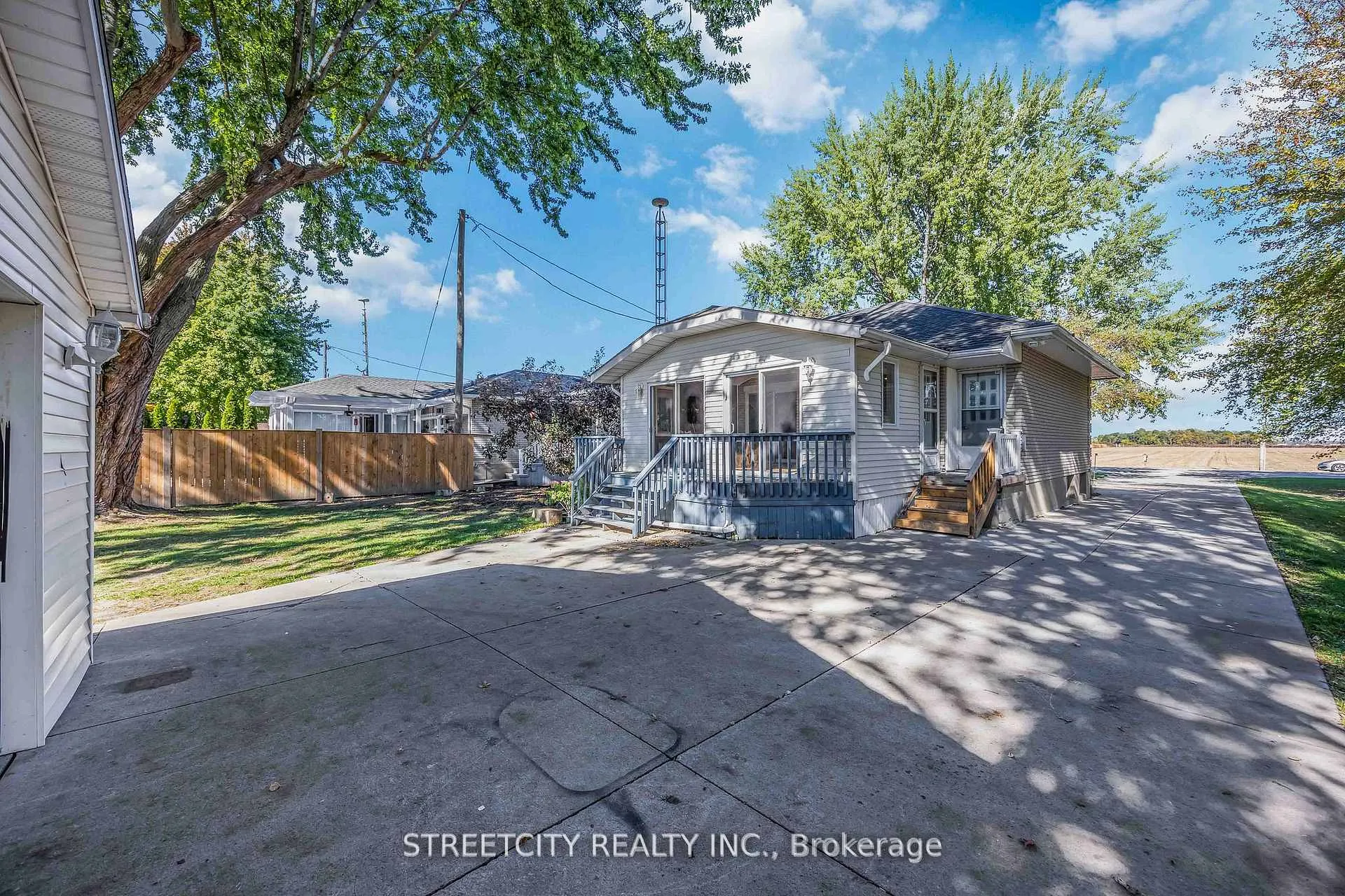 Photo 6 of 4767 St. Clair Parkway, St. Clair — HOMEH