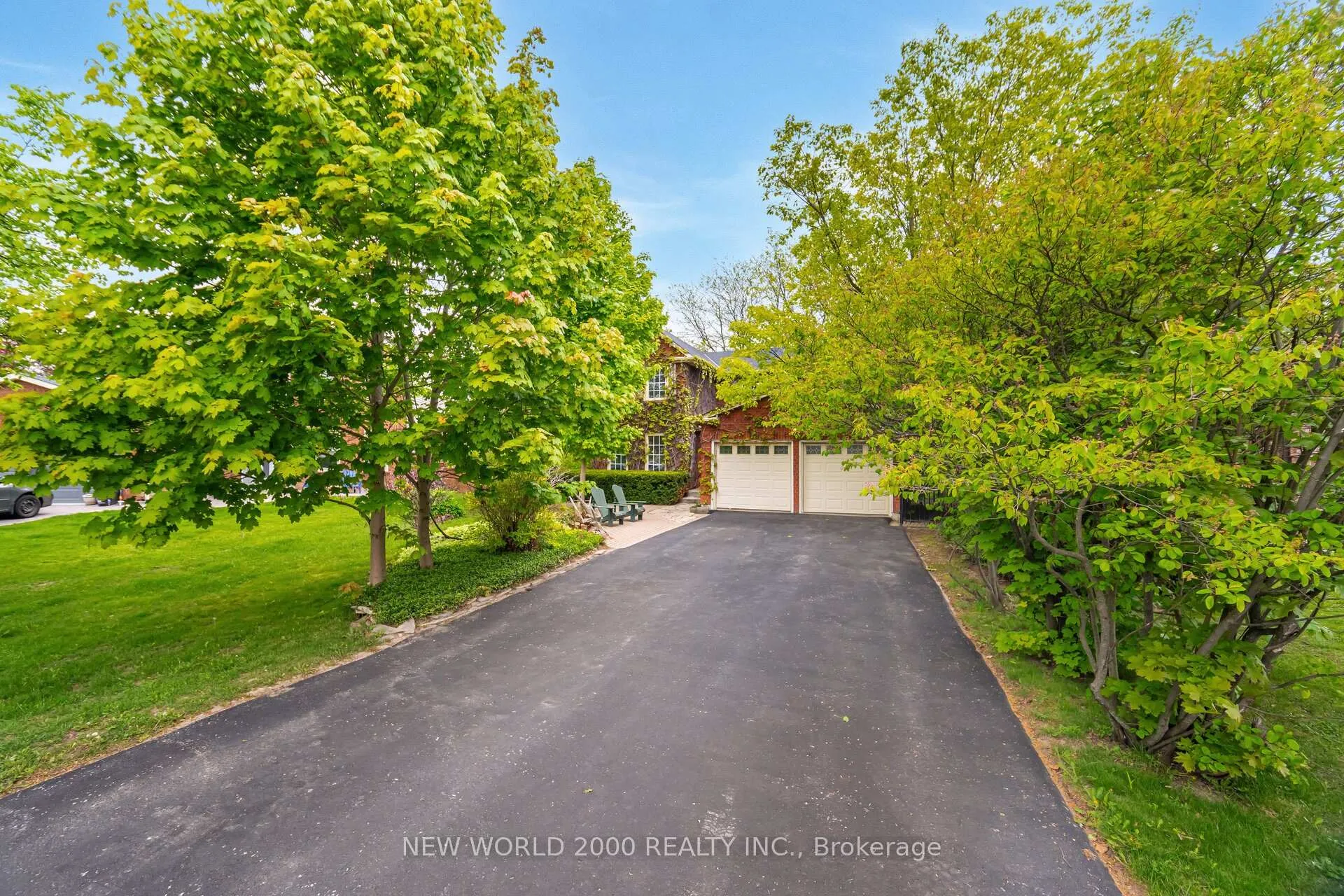 Photo 4 of 254 Maidstone Court, Caledon, Bolton North — HOMEH