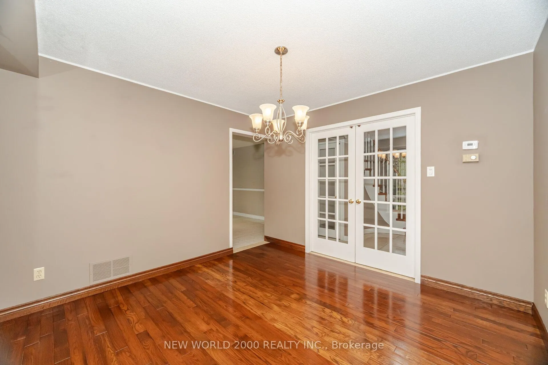 Photo 9 of 254 Maidstone Court, Caledon, Bolton North — HOMEH