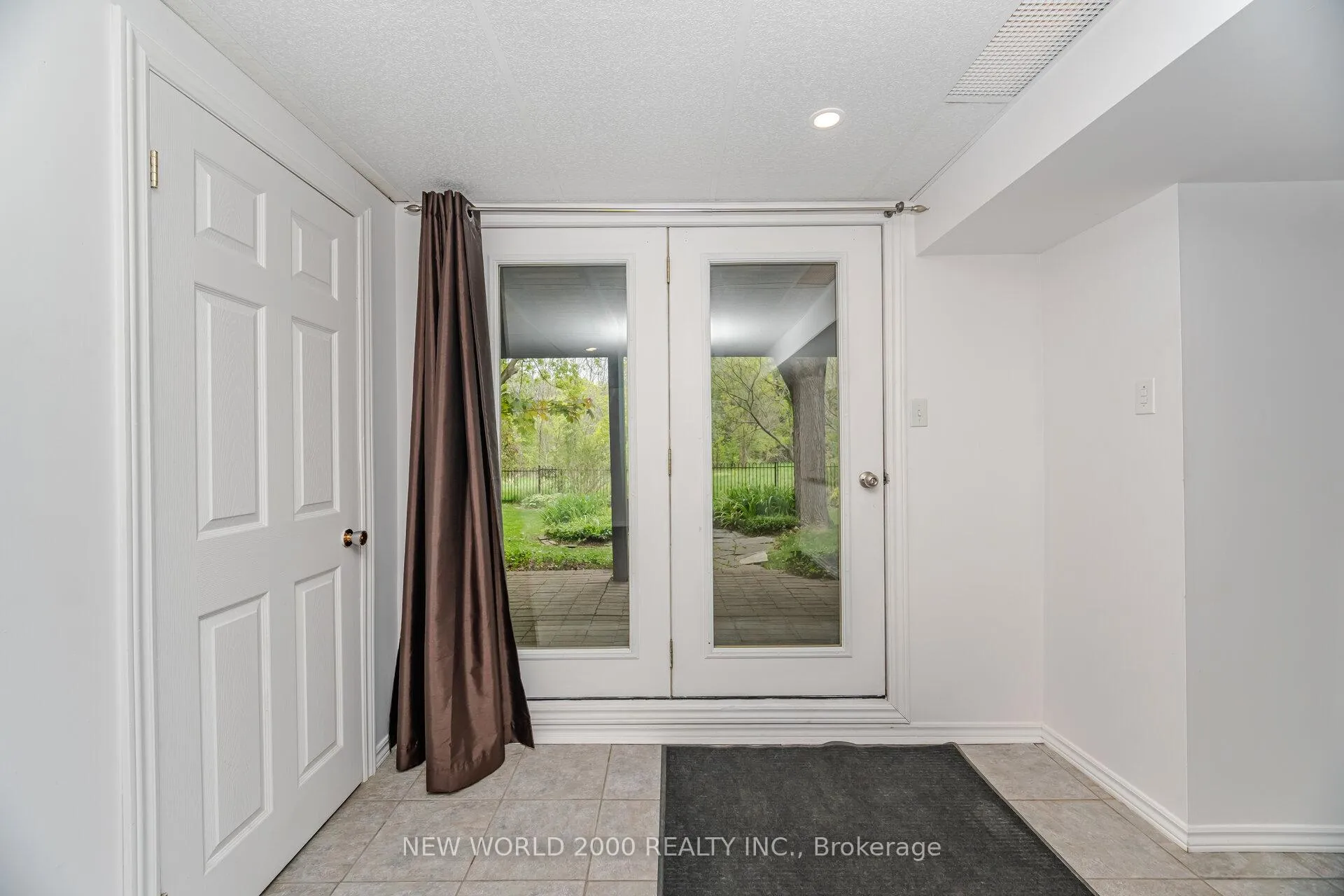 Photo 27 of 254 Maidstone Court, Caledon, Bolton North — HOMEH