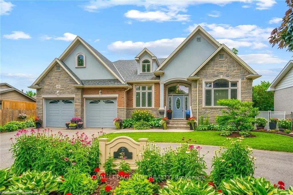 Photo 1 of 48 Casablanca Boulevard S, Grimsby, Grimsby West — HOMEH