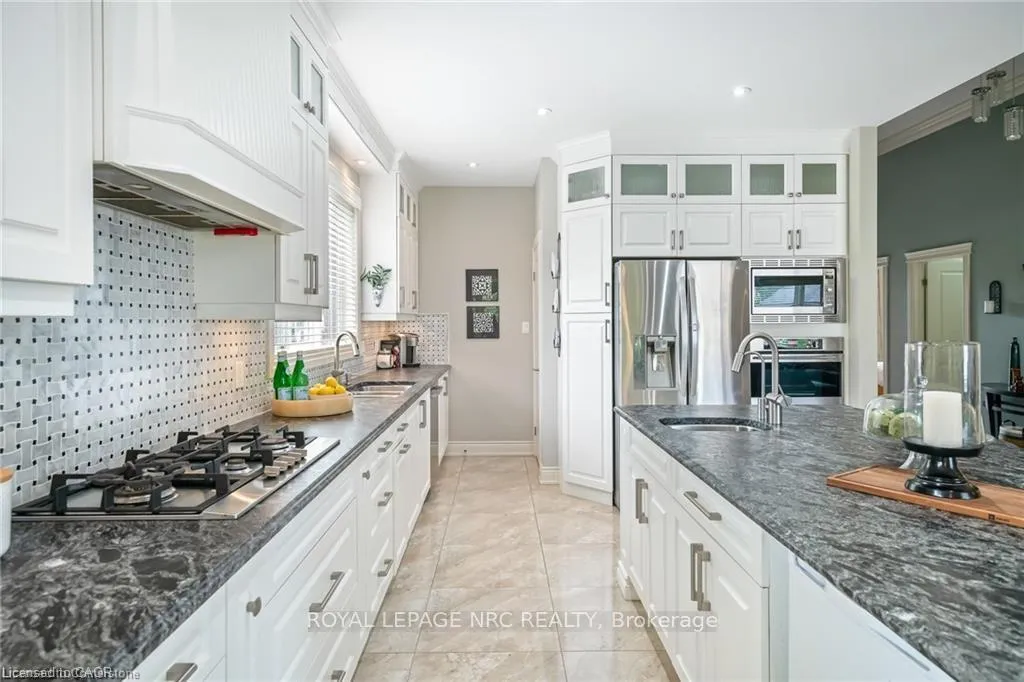 Photo 8 of 48 Casablanca Boulevard S, Grimsby, Grimsby West — HOMEH