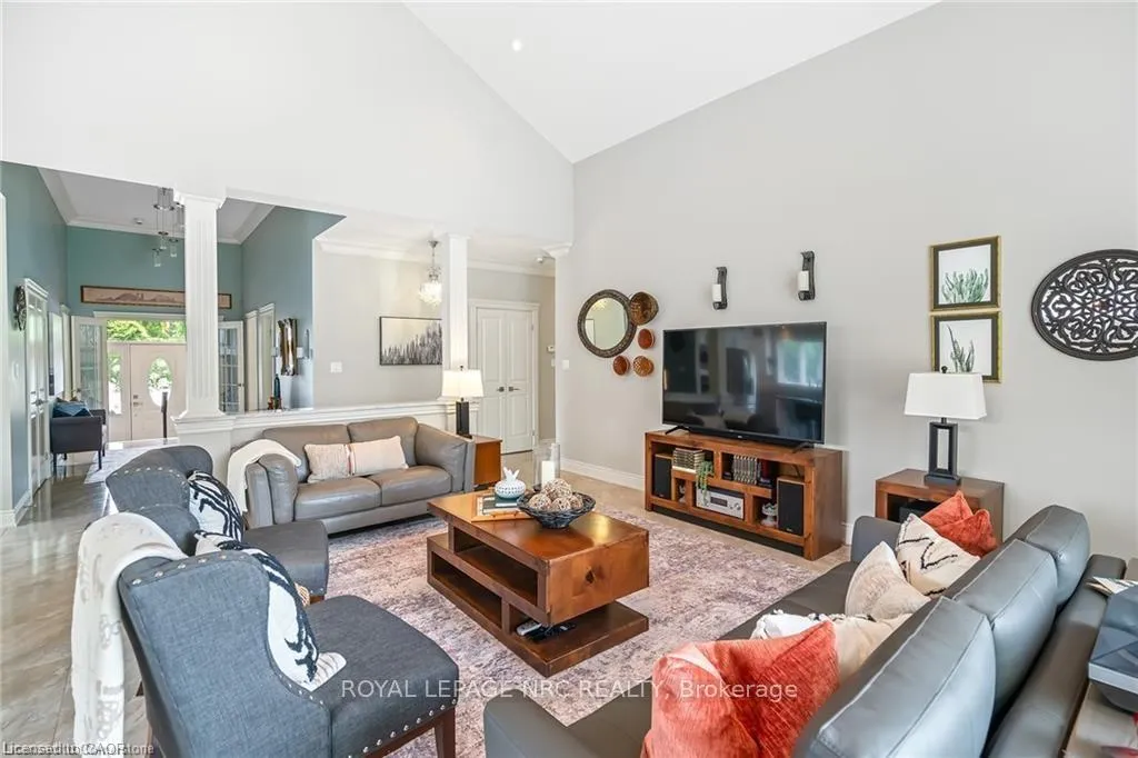 Photo 12 of 48 Casablanca Boulevard S, Grimsby, Grimsby West — HOMEH