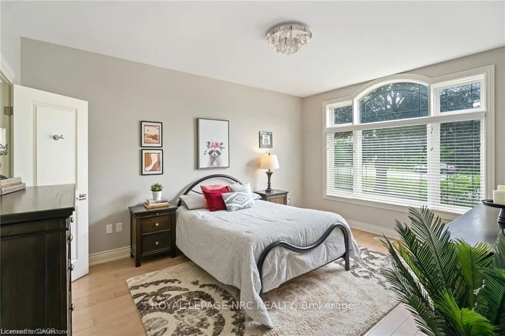 Photo 17 of 48 Casablanca Boulevard S, Grimsby, Grimsby West — HOMEH
