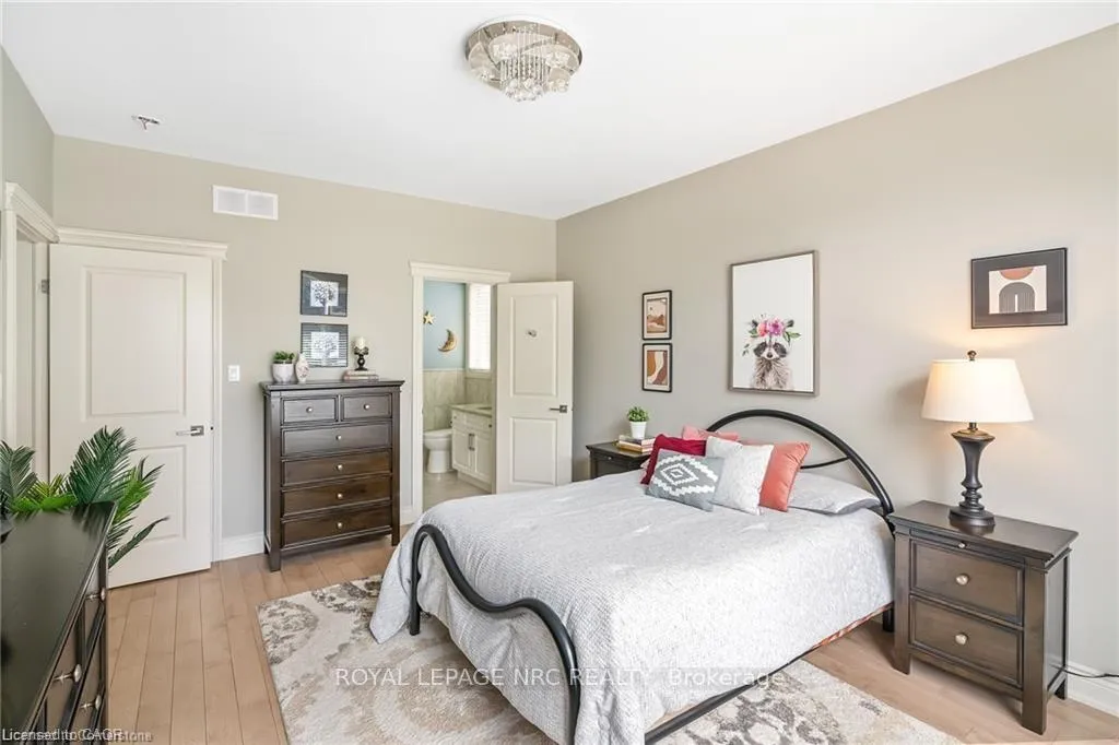 Photo 18 of 48 Casablanca Boulevard S, Grimsby, Grimsby West — HOMEH
