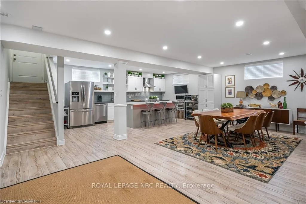 Photo 24 of 48 Casablanca Boulevard S, Grimsby, Grimsby West — HOMEH