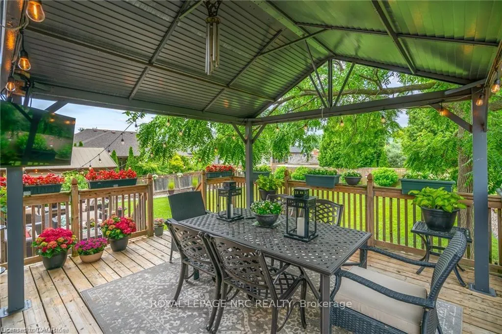 Photo 33 of 48 Casablanca Boulevard S, Grimsby, Grimsby West — HOMEH