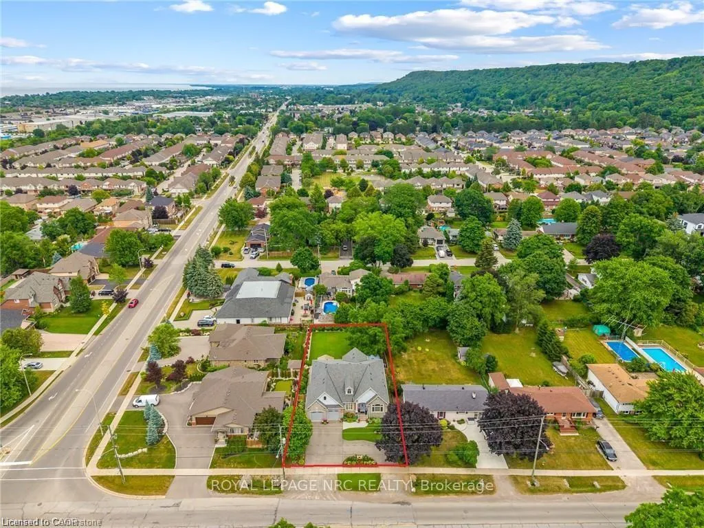 Photo 37 of 48 Casablanca Boulevard S, Grimsby, Grimsby West — HOMEH