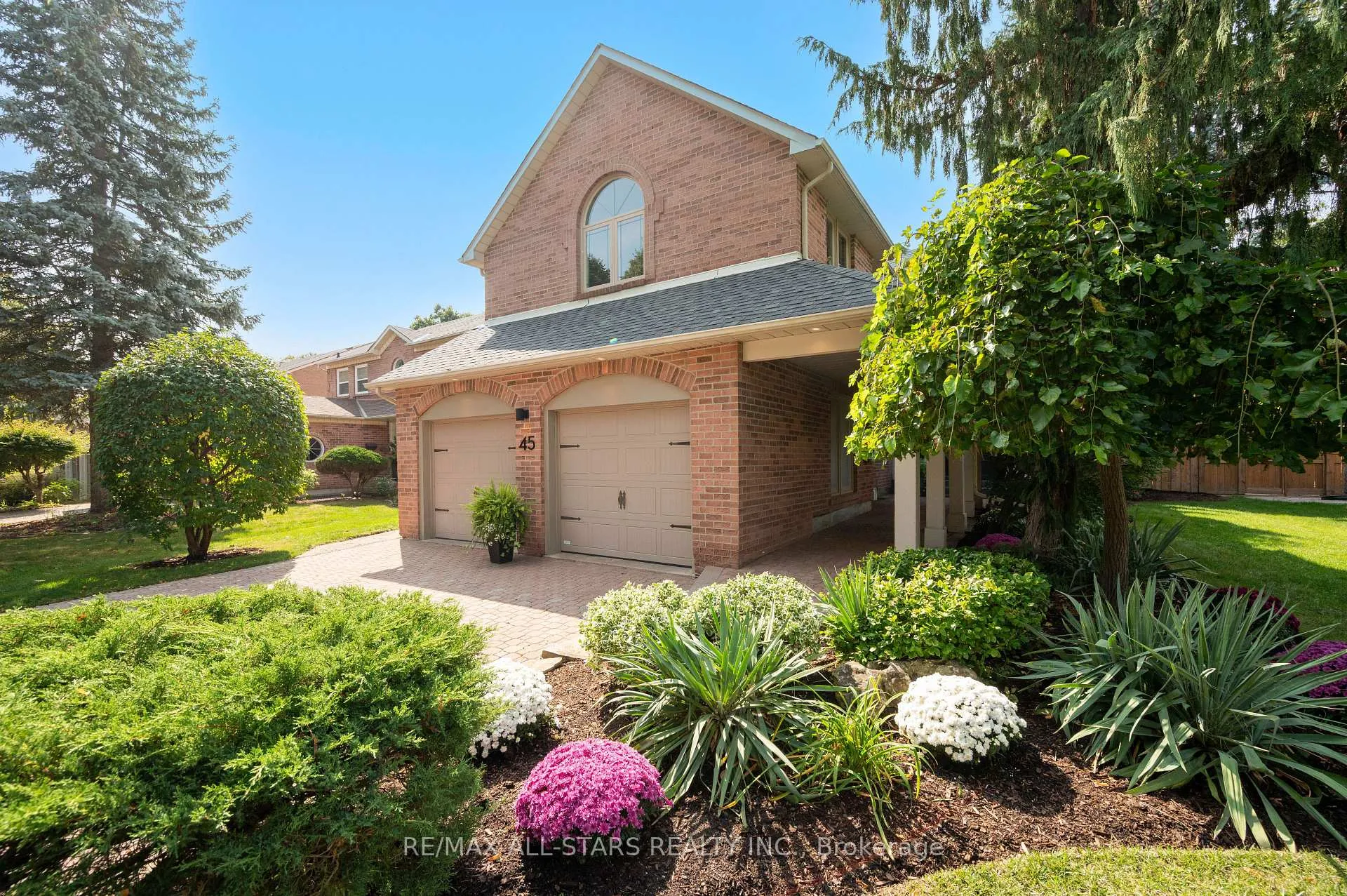 Photo 1 of 45 Rosemead Close, Markham, Unionville — HOMEH