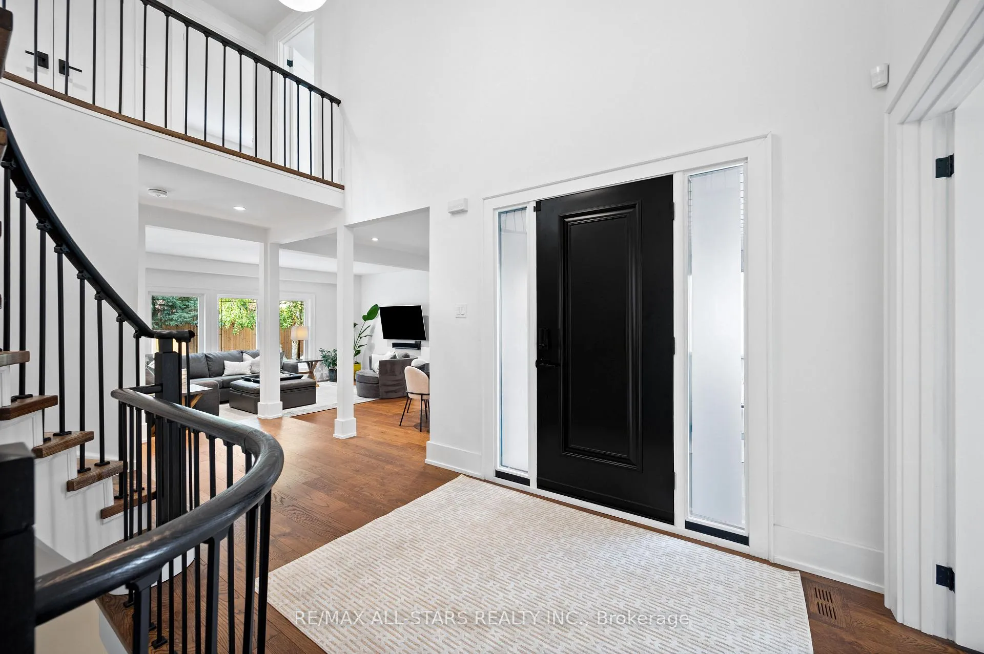 Photo 7 of 45 Rosemead Close, Markham, Unionville — HOMEH